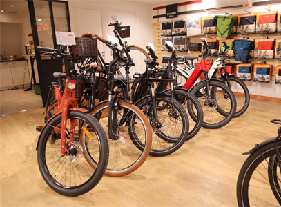 Intérieur magasin de vélos Issy-les-Moulineaux